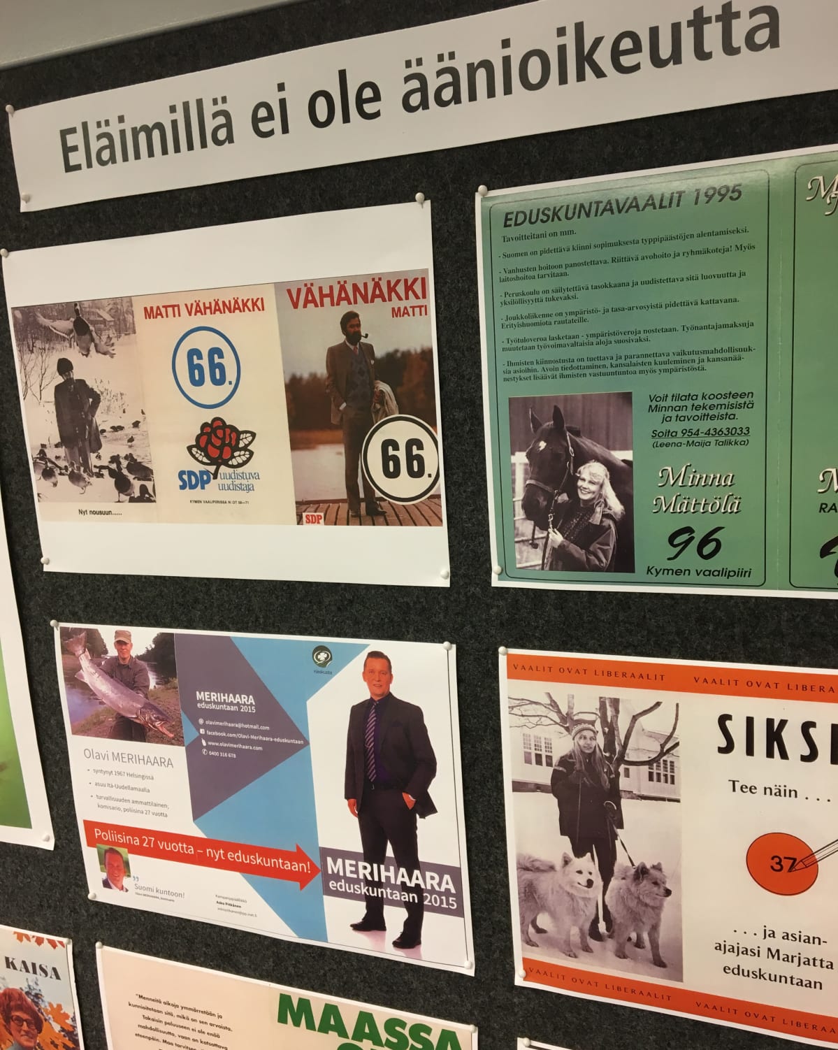 Vanhat vaalijulisteet näyttely.