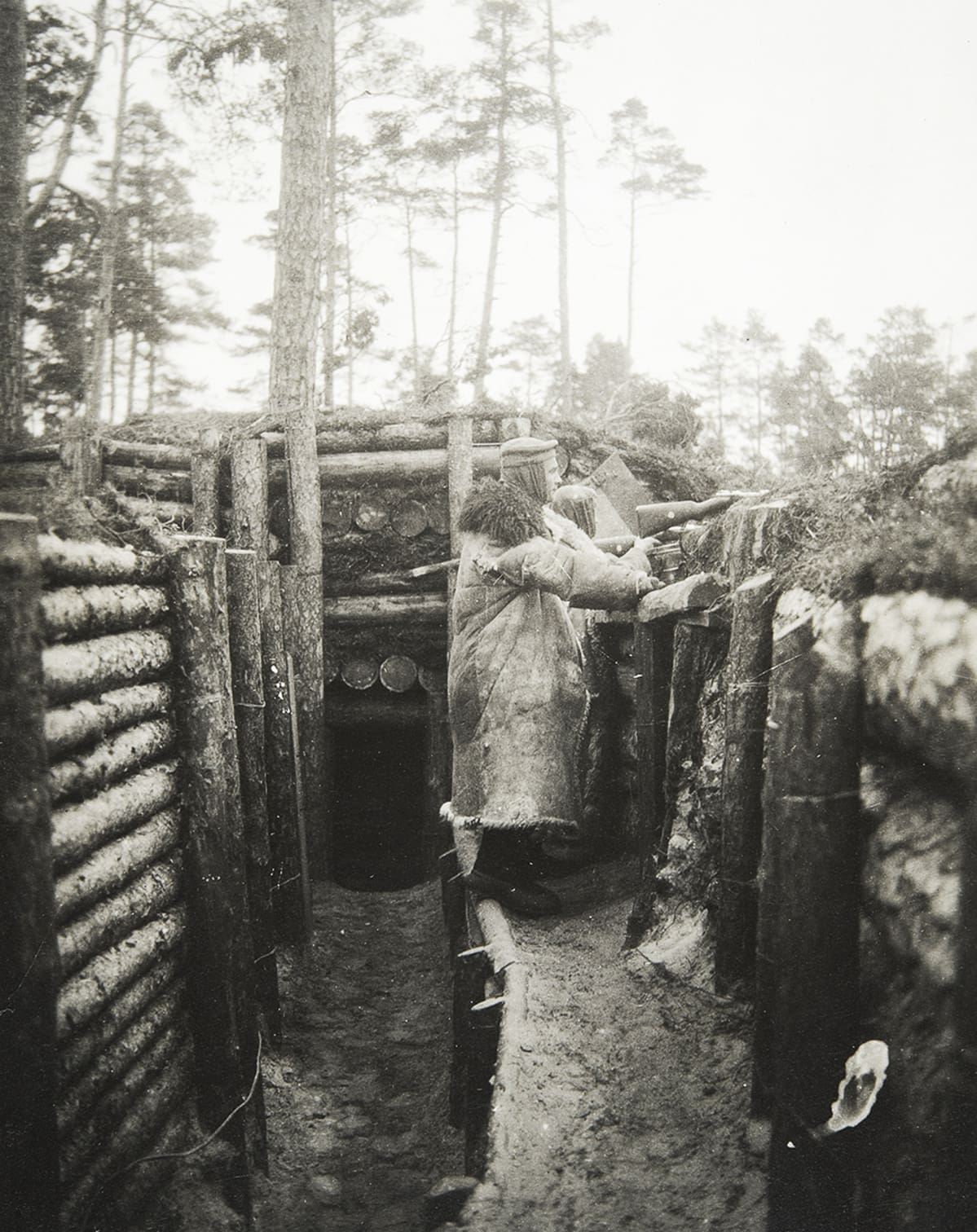 Jääkäripataljoona 27:n jääkärit vartiossa itärintamalla.