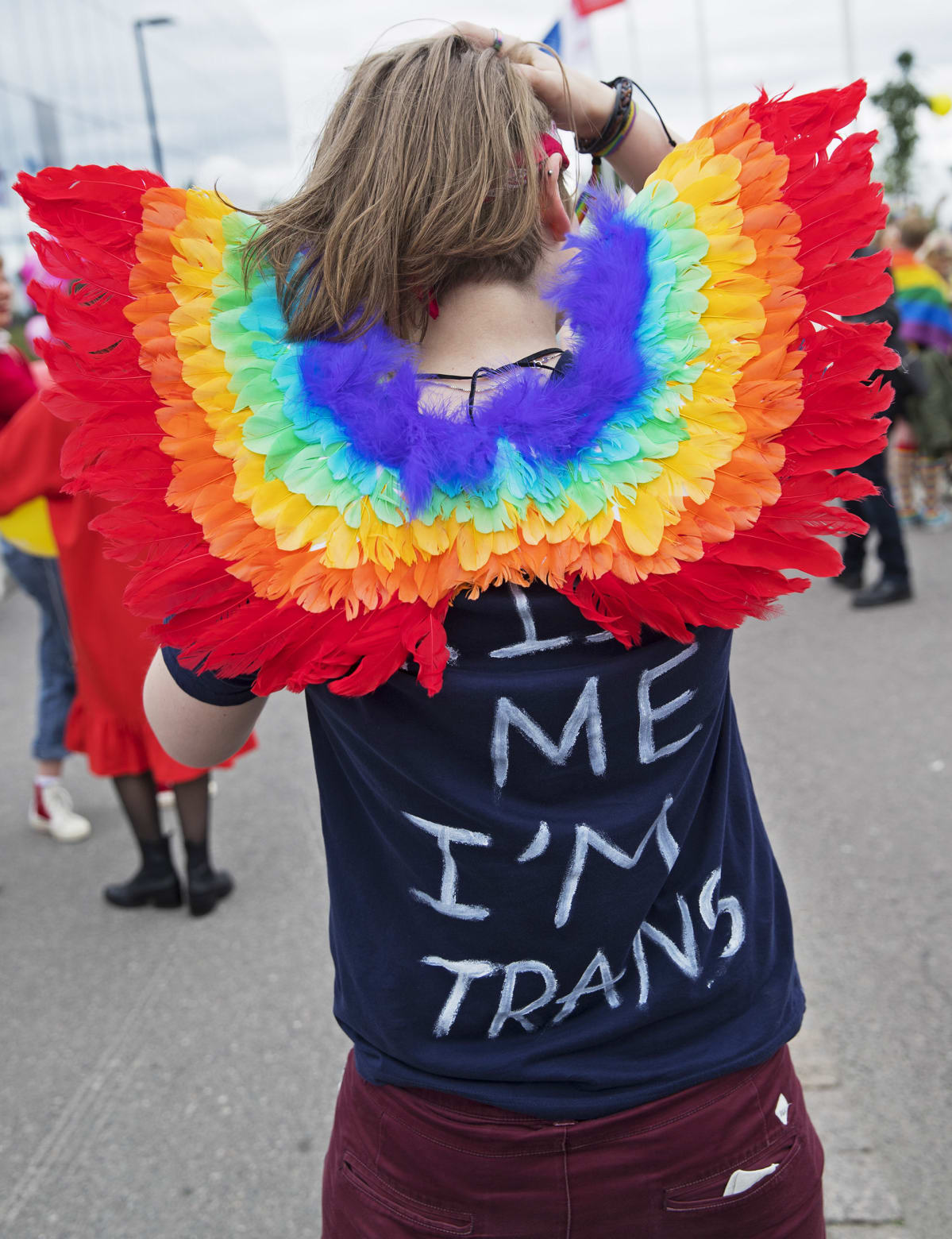 Transnuori Pride-kulkueessa.