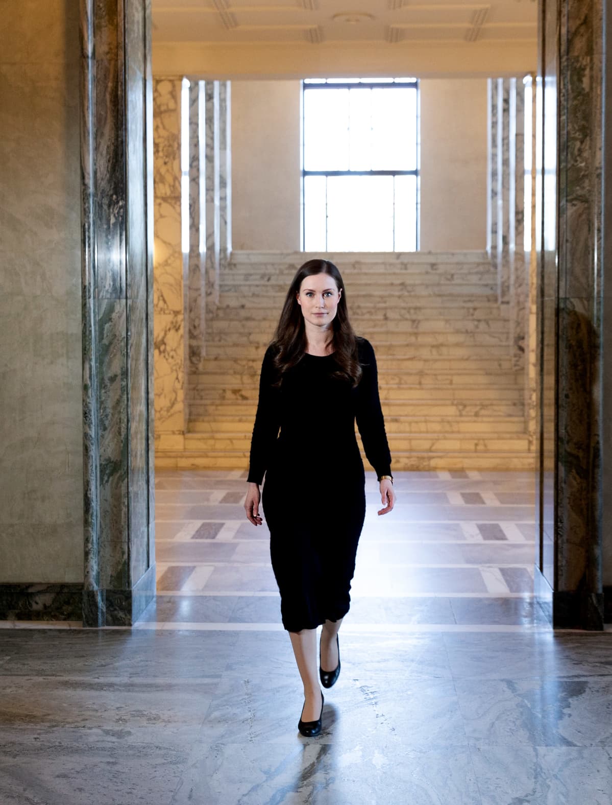 Sanna Marin eduskuntatalossa maaliskuussa 2020.
