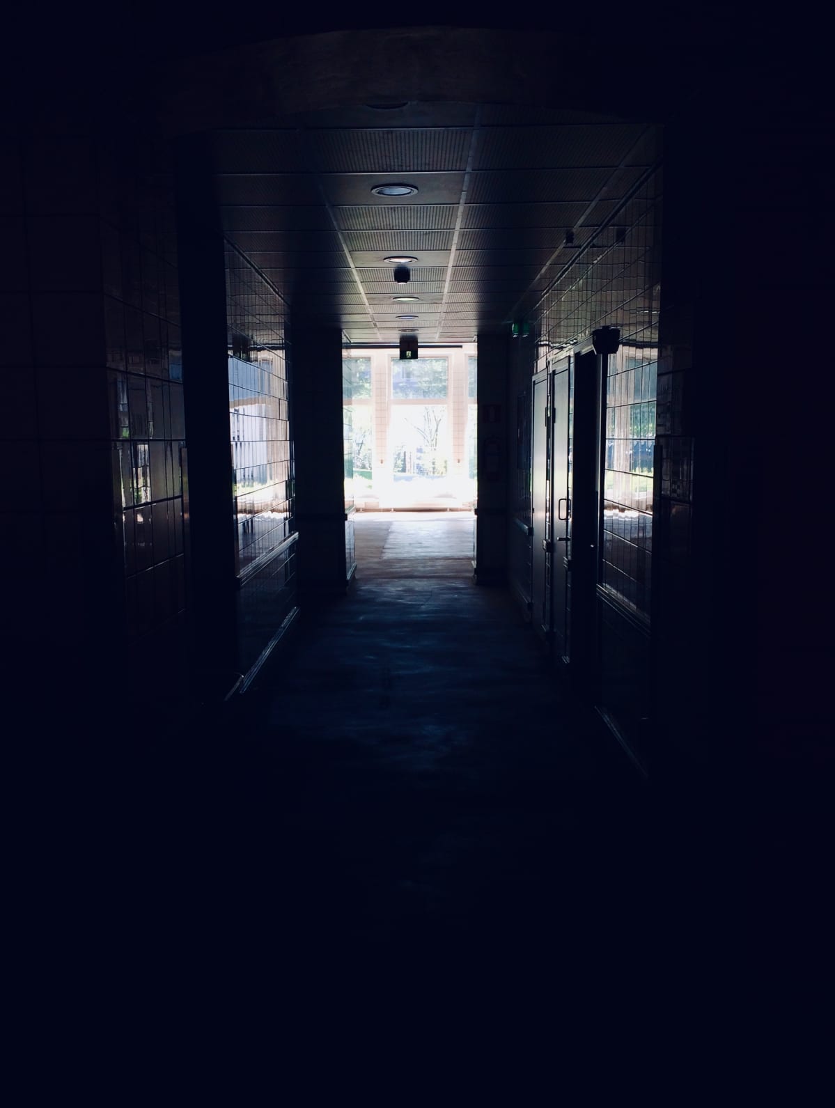 Sairaalan vanhat käytävät tihkuvat tunnelmaa, jonka luulisi inspiroivan tulevia pelinkehittäjiä.