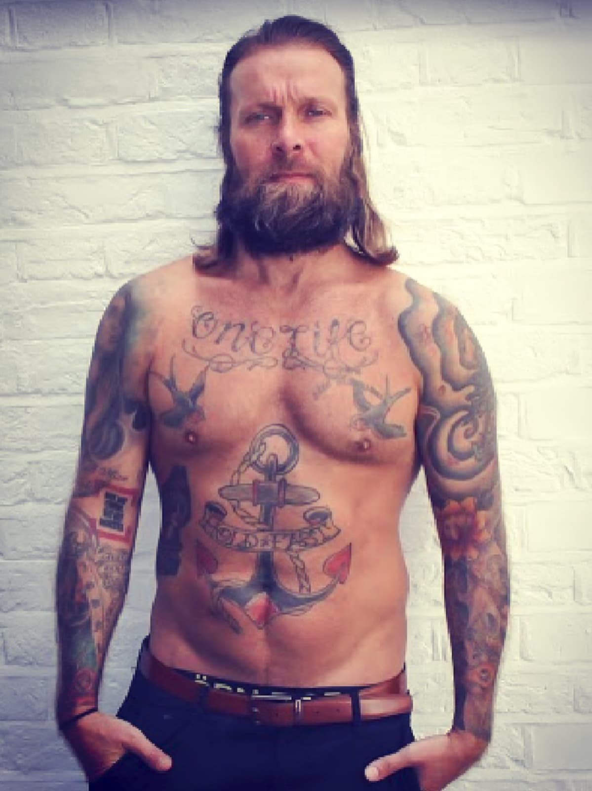 Remsu on palkannut itselleen some-managerin, joka luo yhteyksiä elokuva-alan ammattilaisiin. Tällä Instagramissa julkaistulla kuvalla Remsu sai roolin TV-sarjasta The Last of Few.