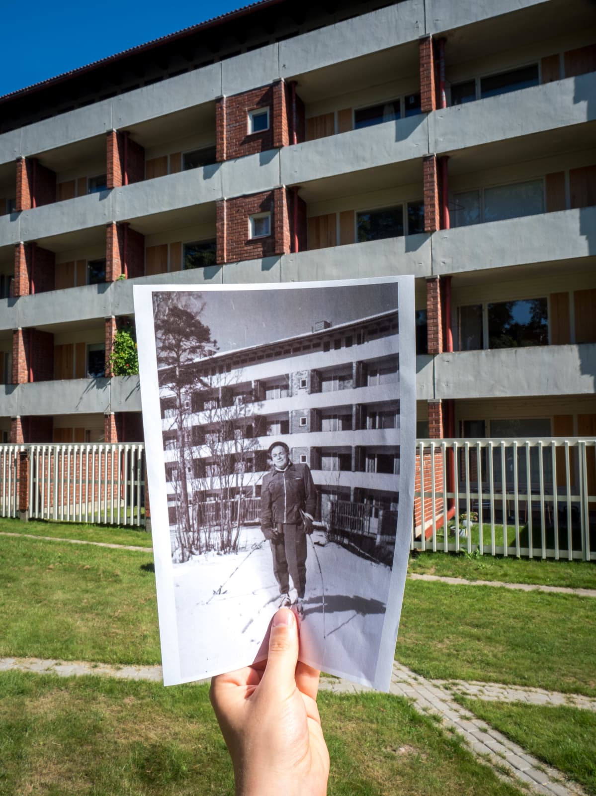 Alvar Aallon kotitalolta on vain viiden minuutin hiihtomatka Kelakartanolle.