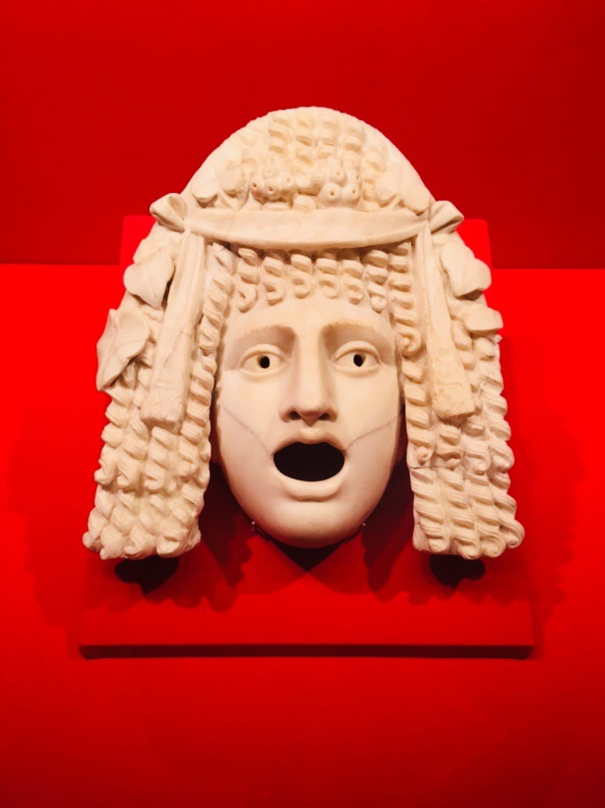 Tragic Mask Oscillum