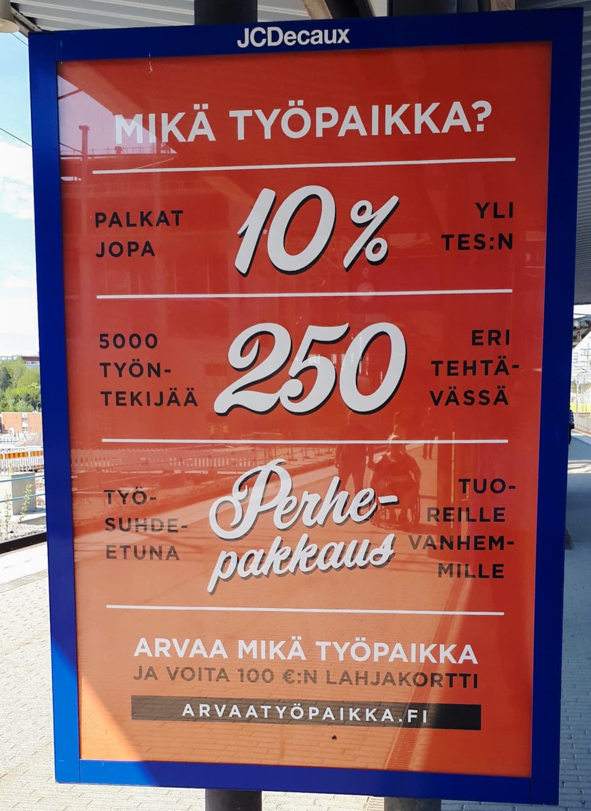 Lidl mainostaa palkkojaan katukuvassa