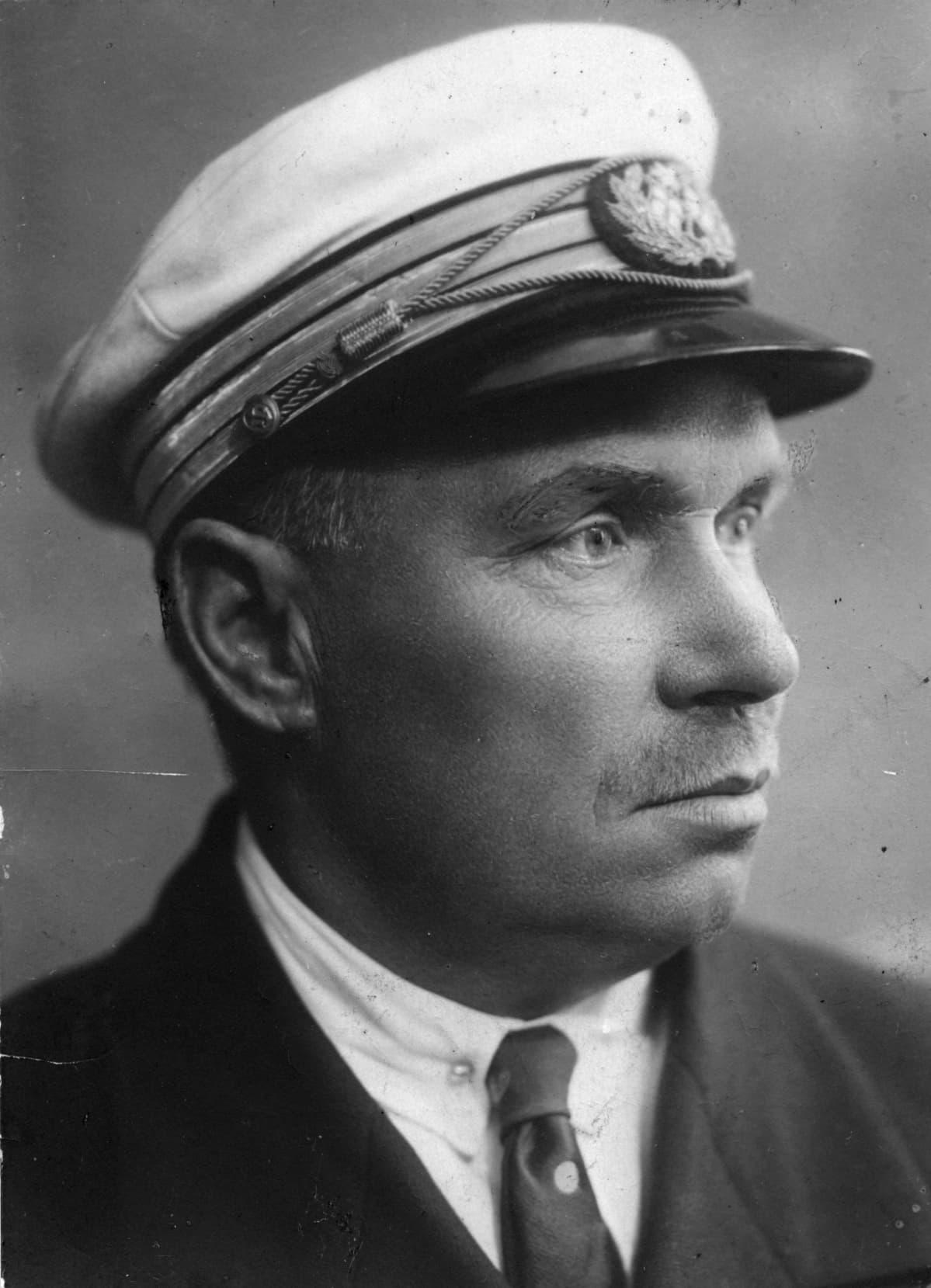Kapteeni Onni Saarinen