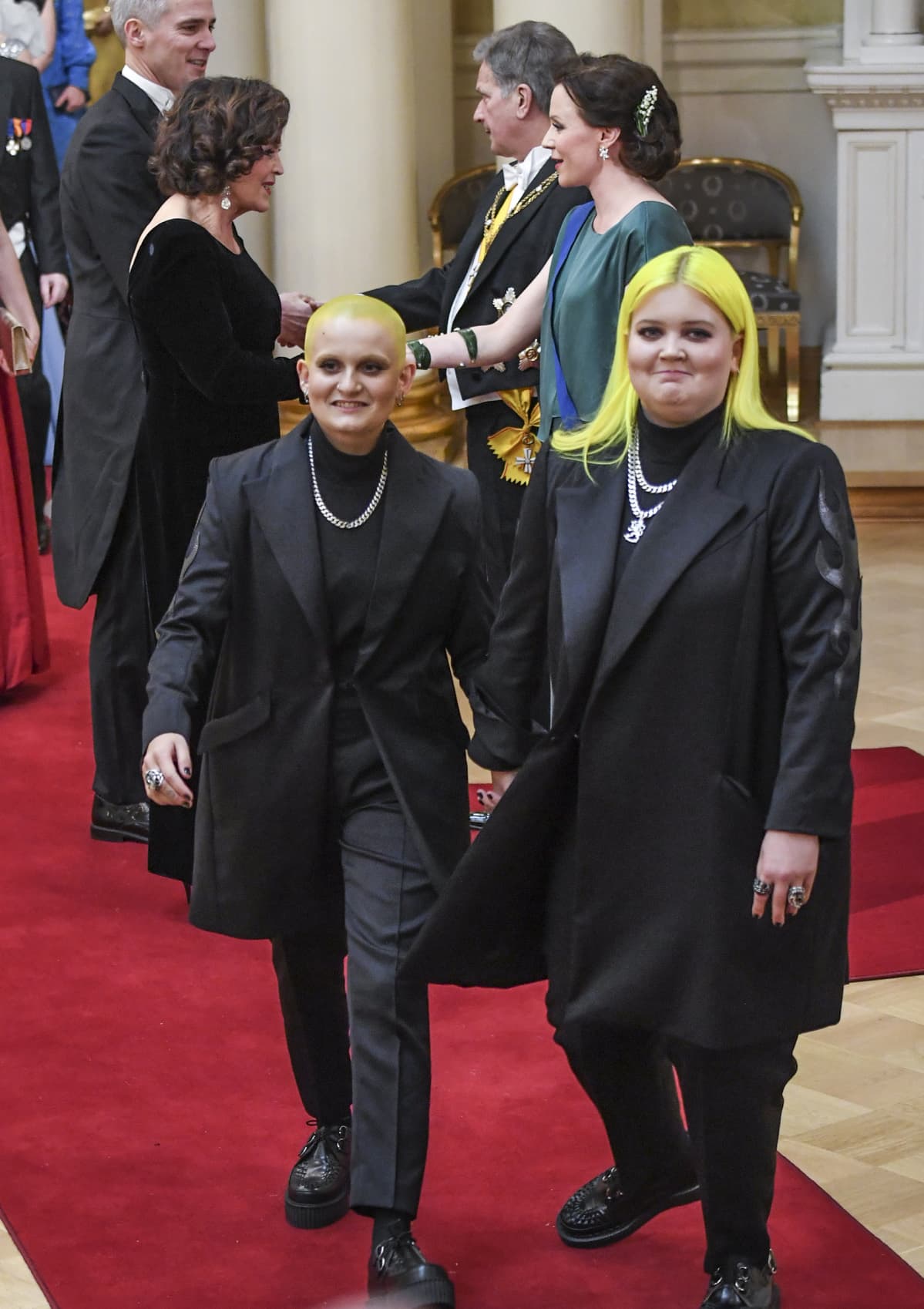 Alma ja Anna linnanjuhlissa