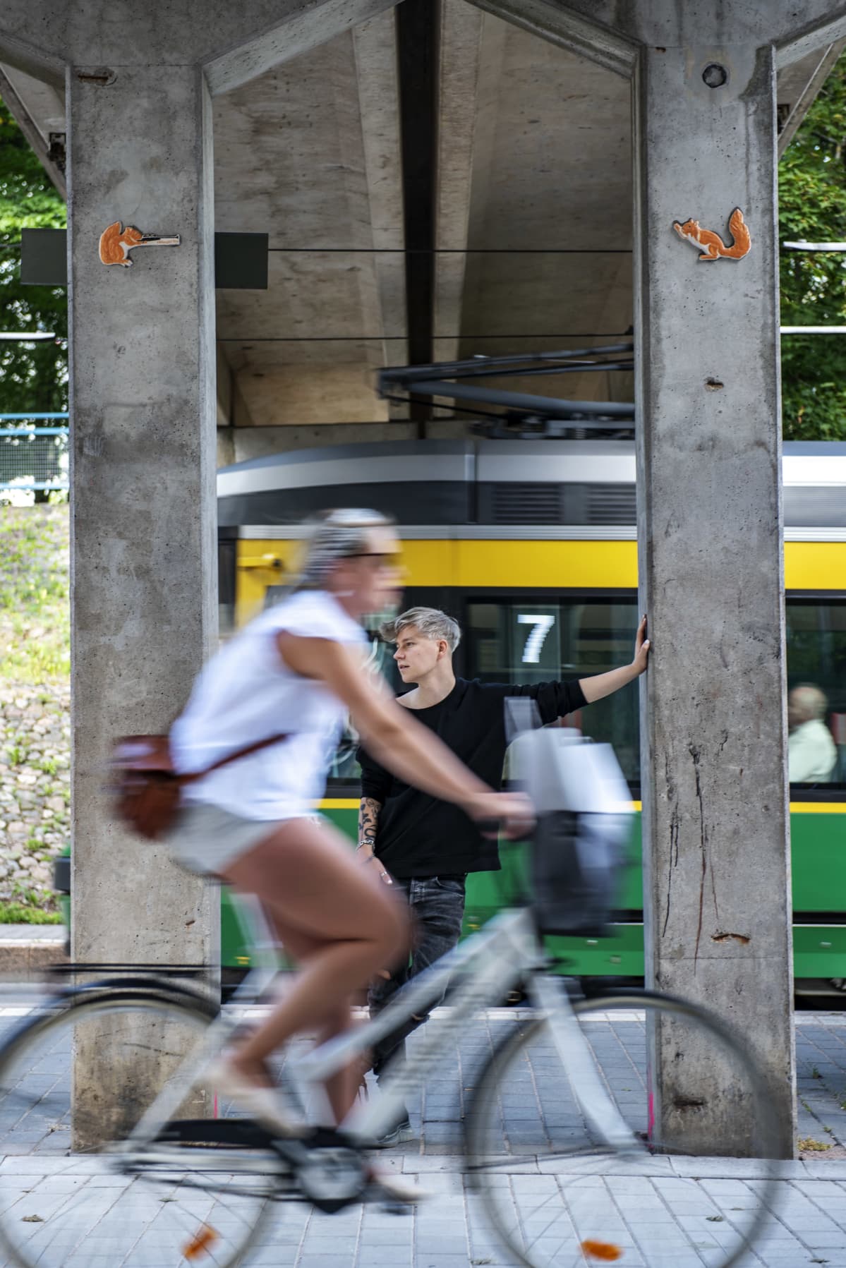 Costee (Jussi Tiainen) kuvattuna kotinsa edustalla Pasilassa 10.08.2020.