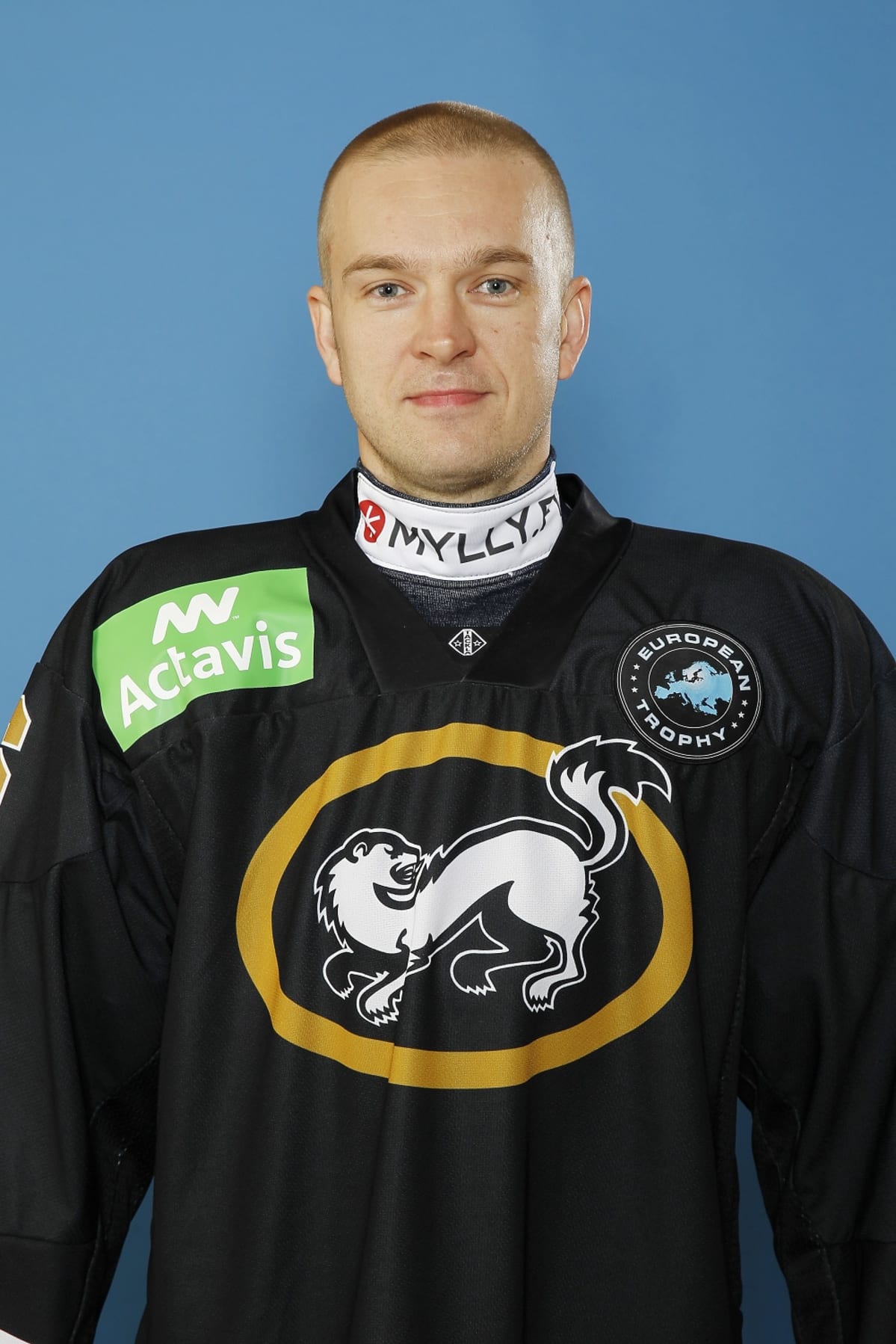 Jari Viuhkola