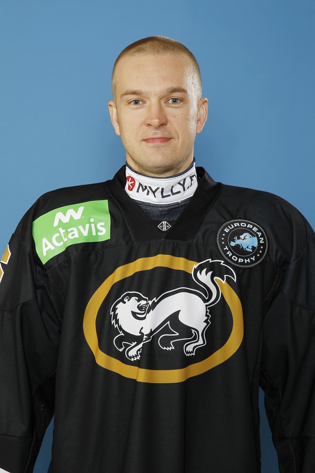 Jari Viuhkola