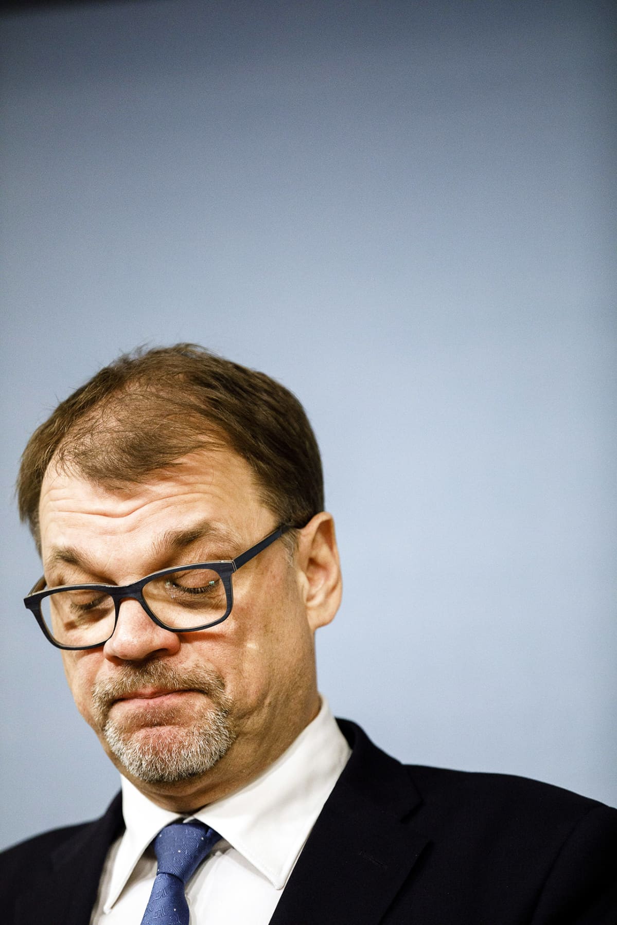 Pääministeri Juha Sipilä tiedotustilaisuudessa Kesärannassa.