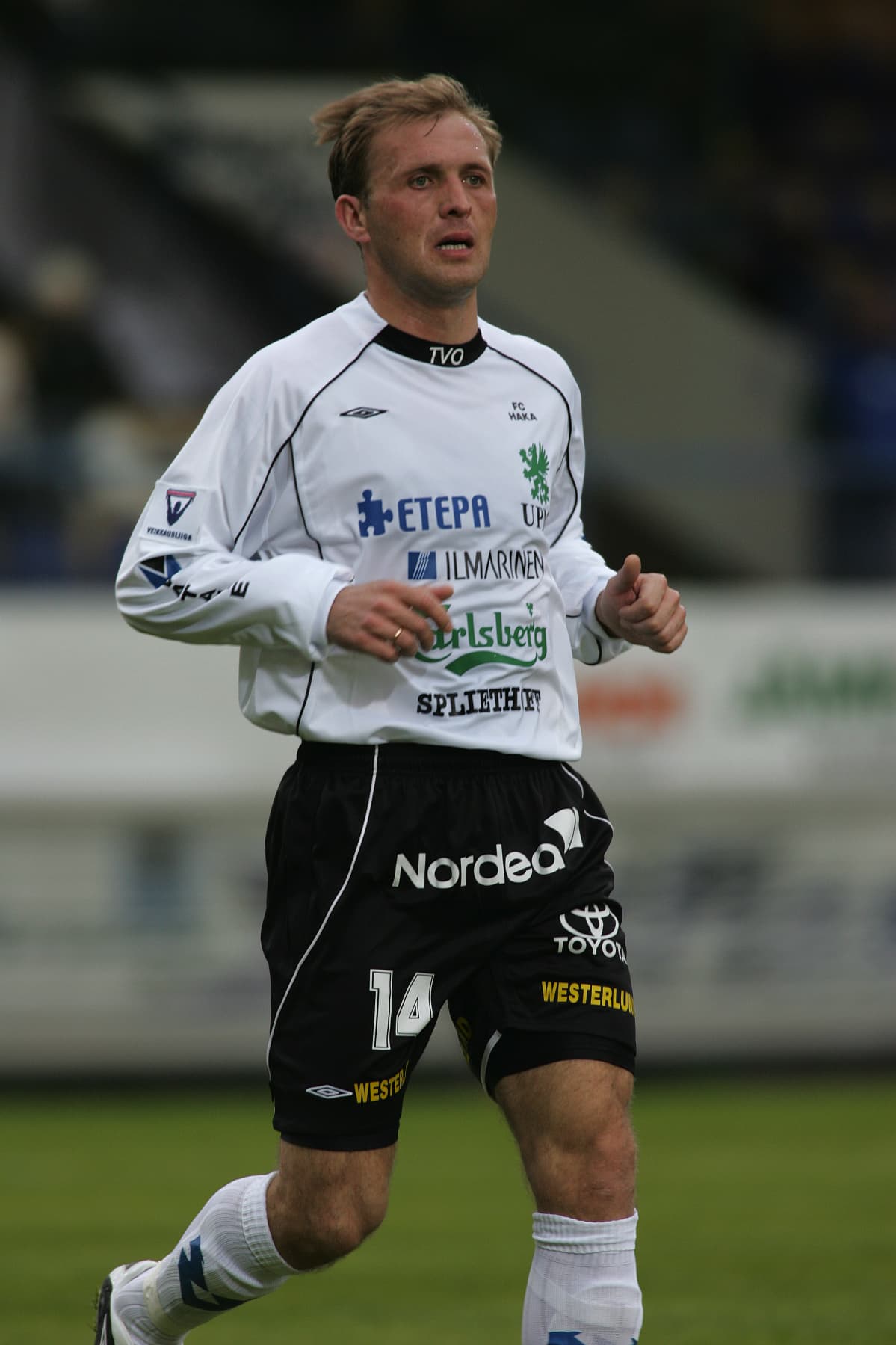 Valeri Popovitsh lähikuvassa.