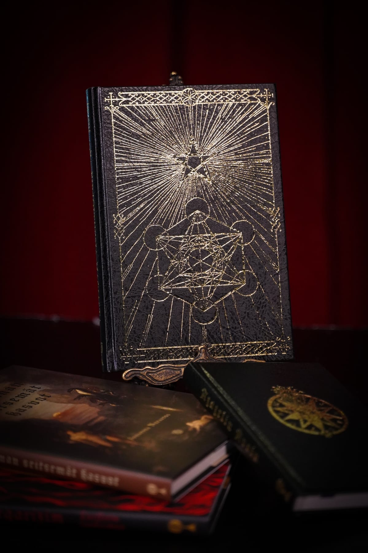 Johannes Nefastos, Viides Askel, okkultismi, satanismi