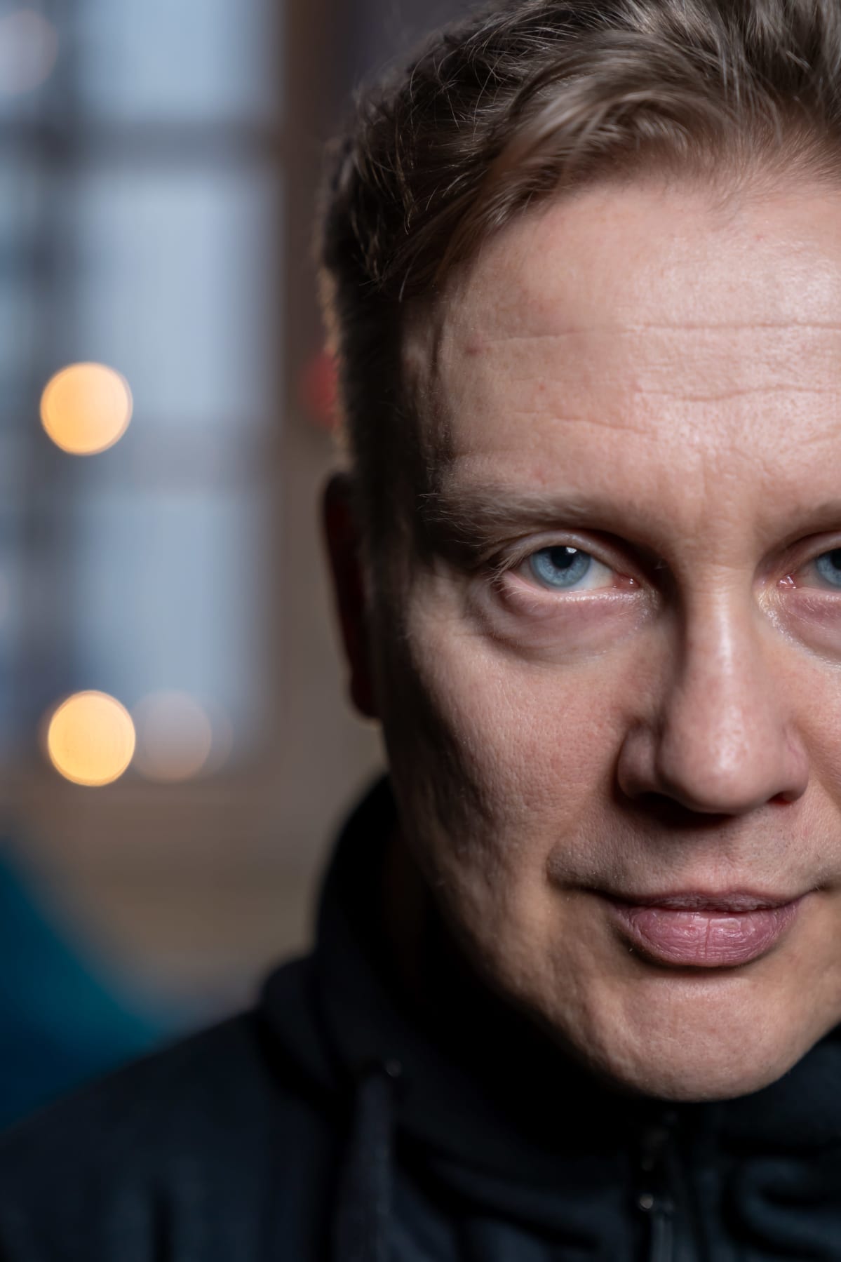 Kuvataiteilija, teatteriohjaaja, kirjailija ja kuvataiteen tohtori Teemu Mäki, Kaapelitehdas, Helsinki, 28.1.2020.