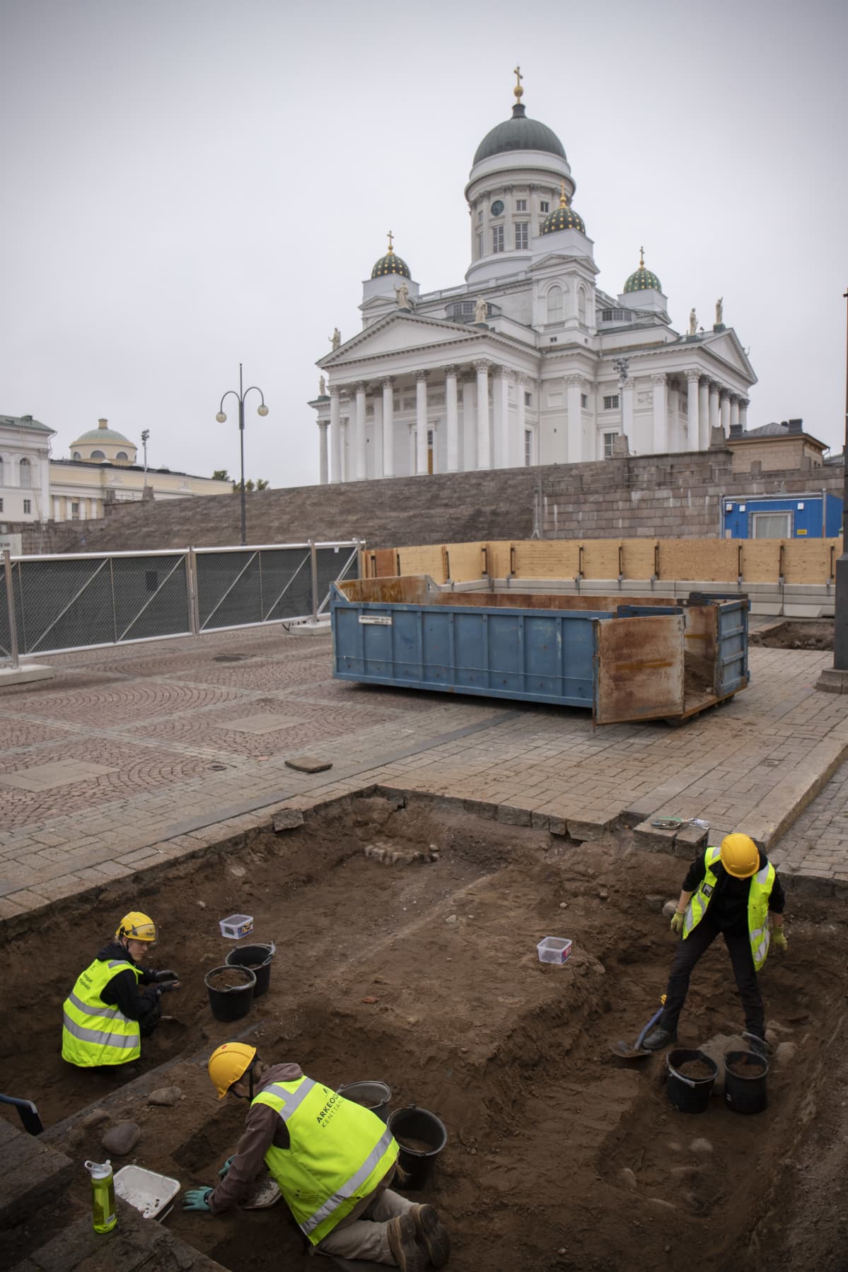 Senaatintorin arkeologiset kaivaukset meneillään.
