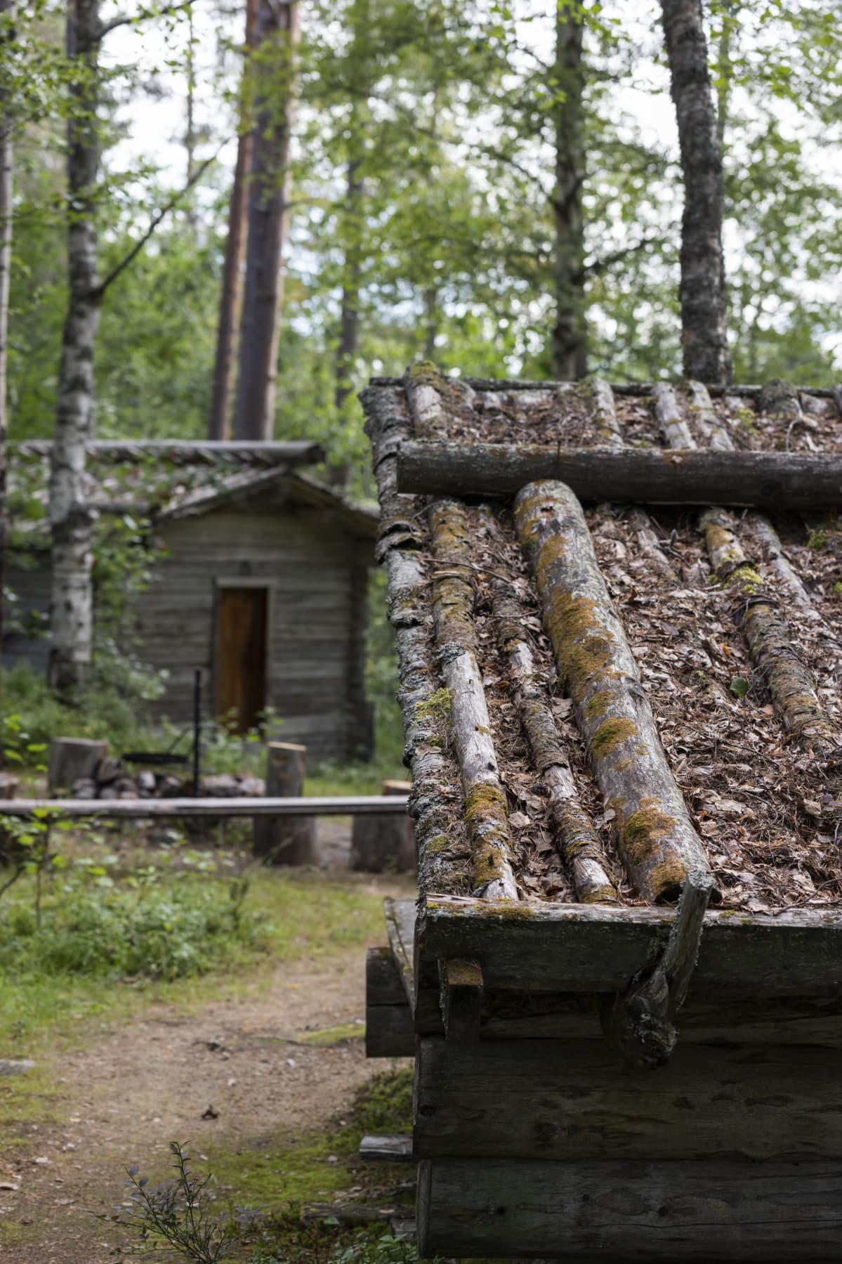 Rautiaisen myllyn ympäristön rakennuksia.