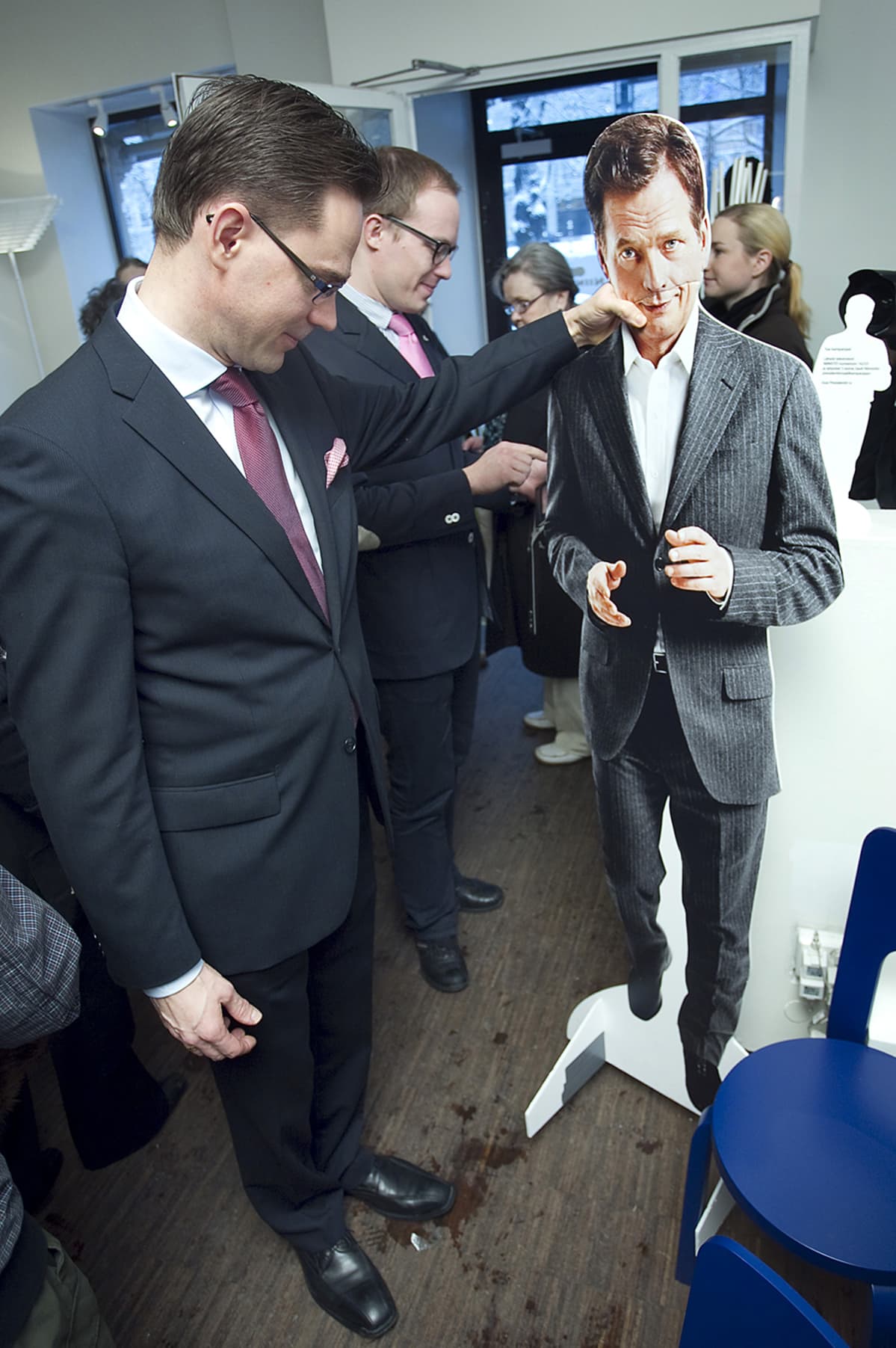 Jyrki Katainen Cafe Niinistön tiloissa Helsingissä 18. tammikuuta 2012.