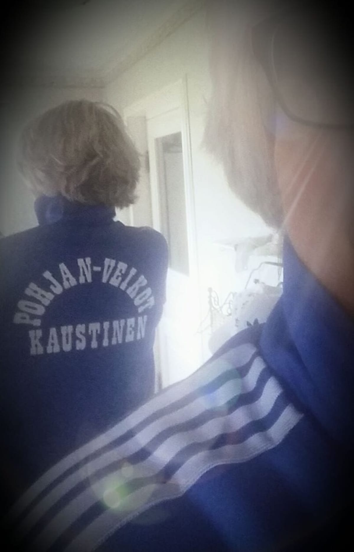 Vaateaarre veljen vanha verkkatakki.