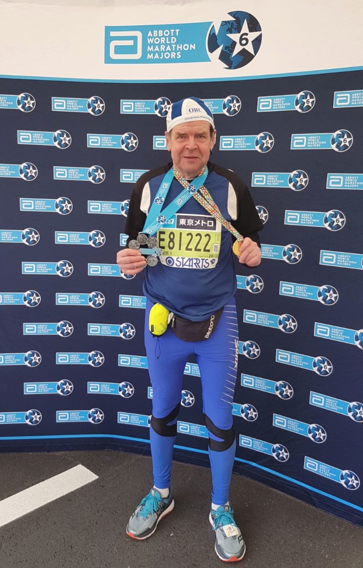 Slotte maratonin jälkeen mitali kaulassa