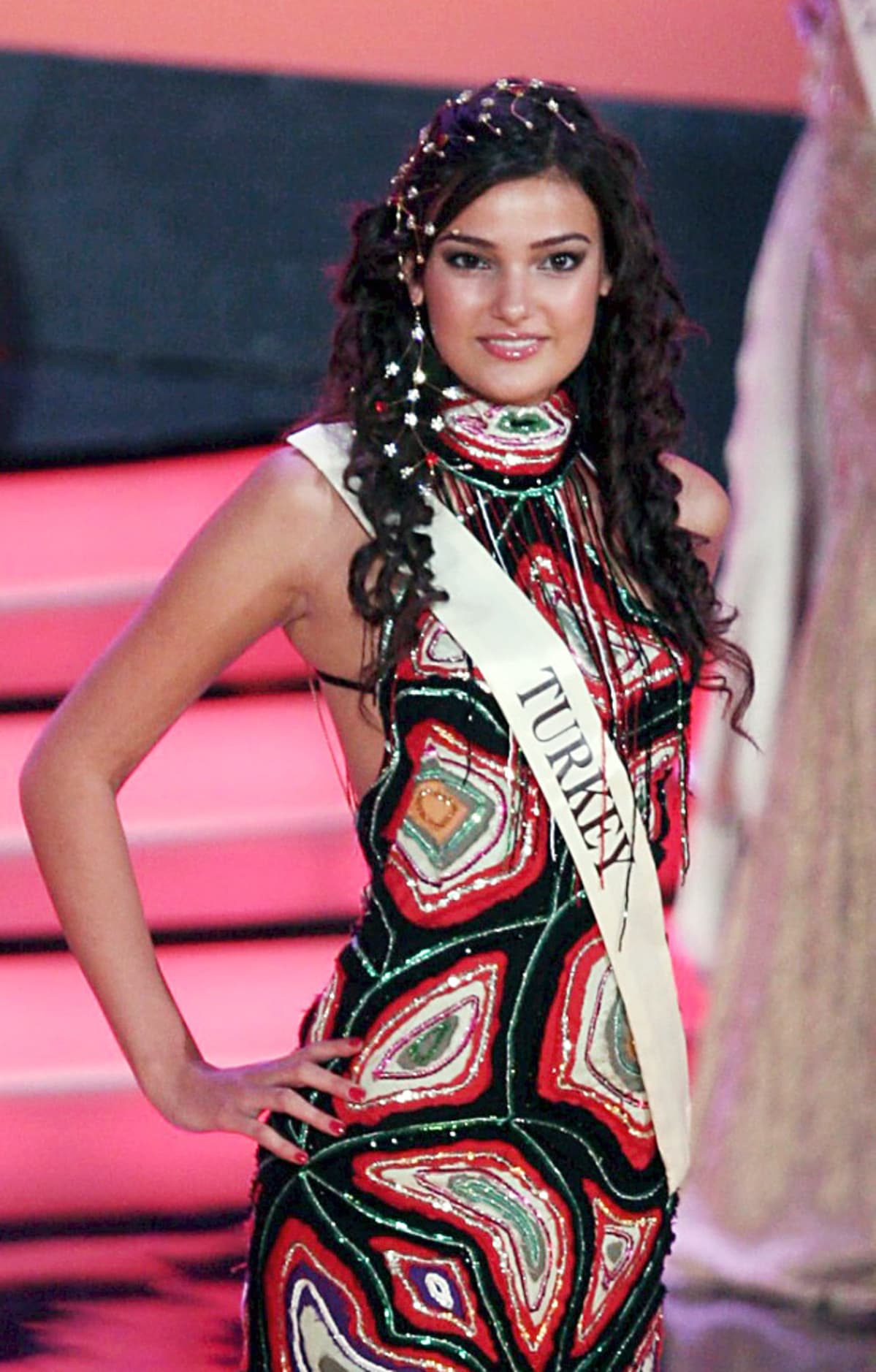 Miss Turkki Merve Büyüksaraç vuonna 2006.