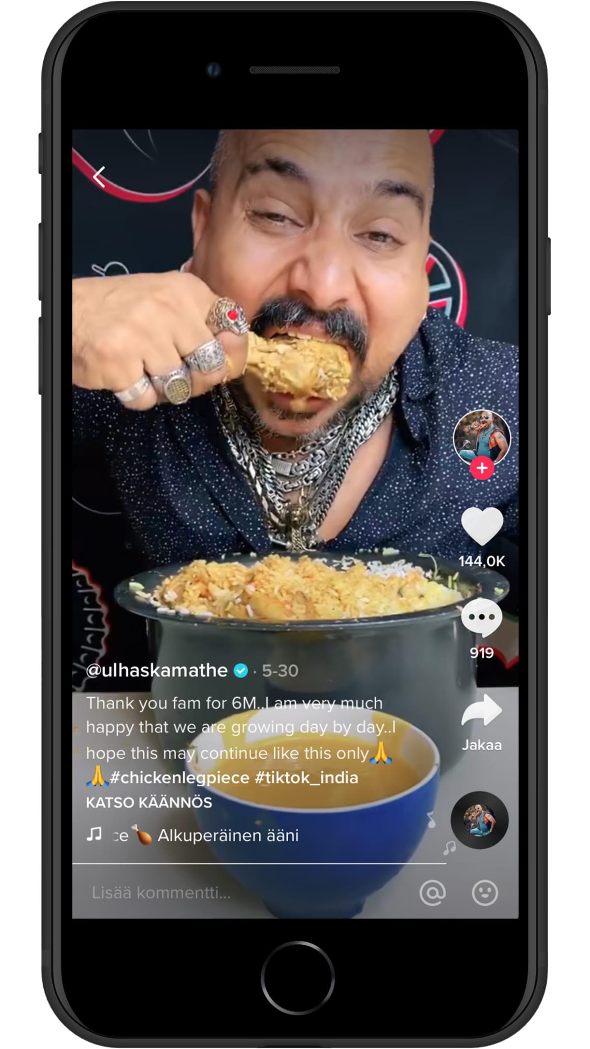 Kuvakaappaus @ulhaskamathe-nimimerkin Tiktok-videosta älypuhelimen näytöllä.