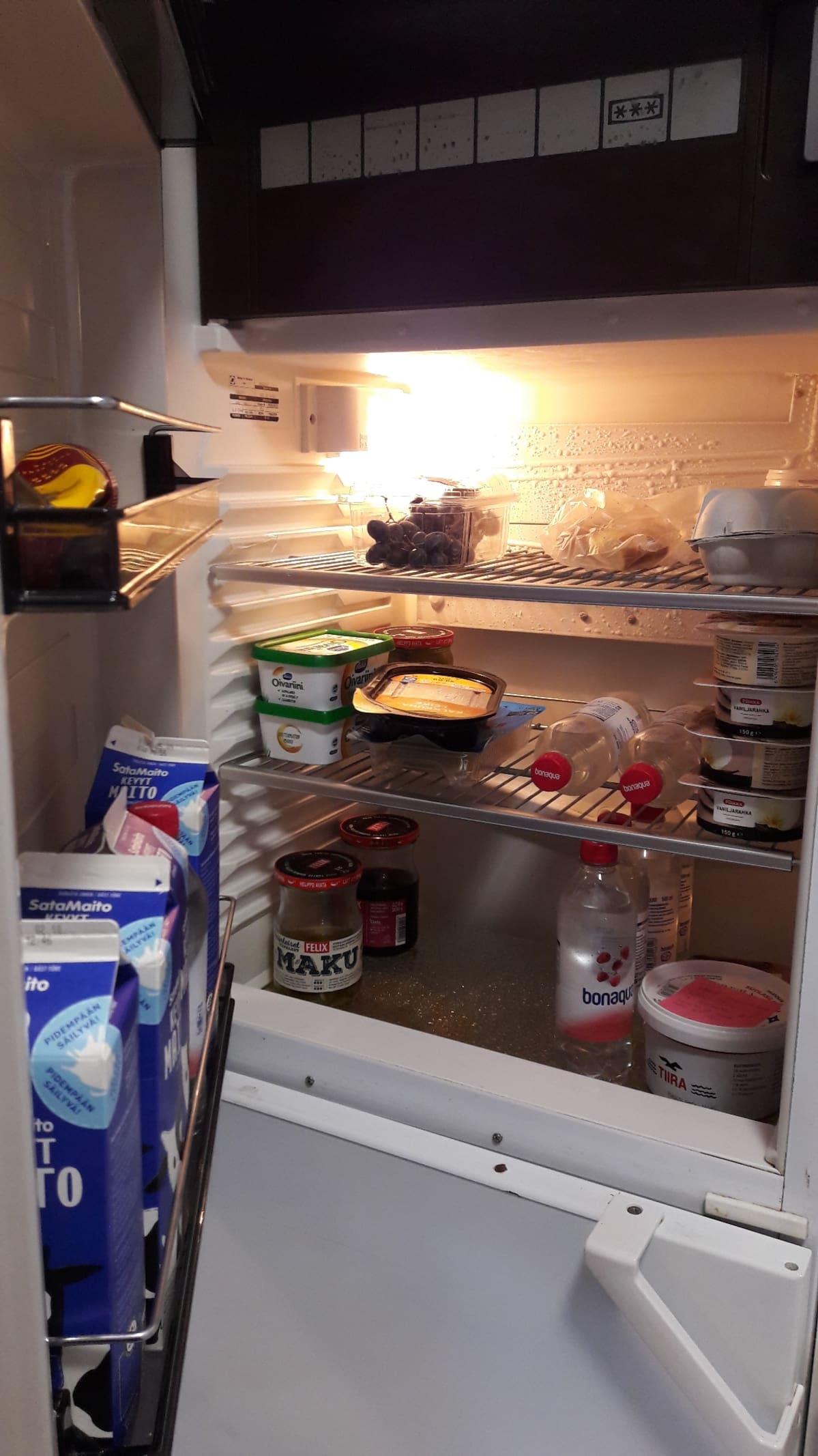 Jääkaappi.