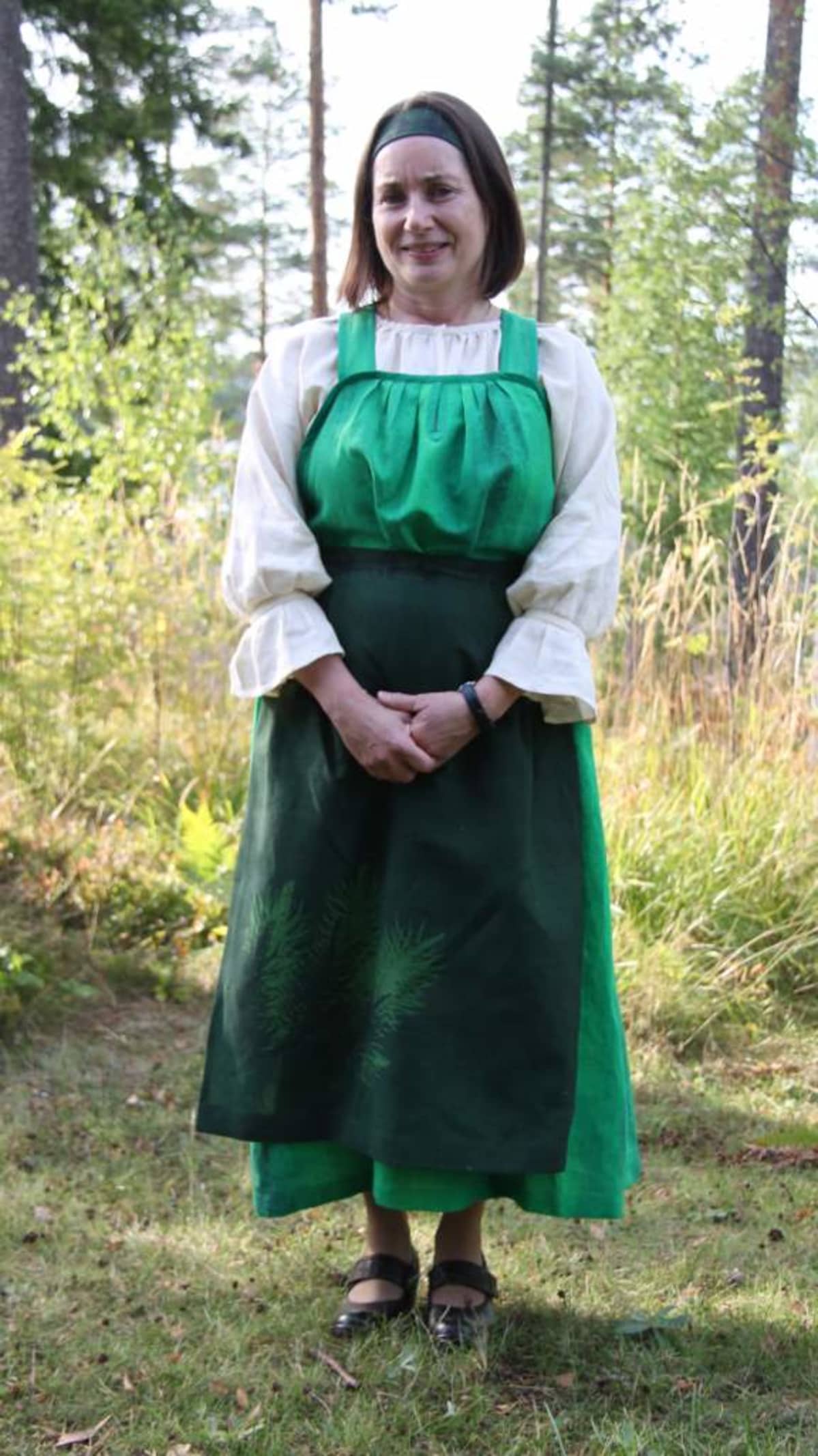 Luonto näkyy Hanna Ollikaisen feresissä.