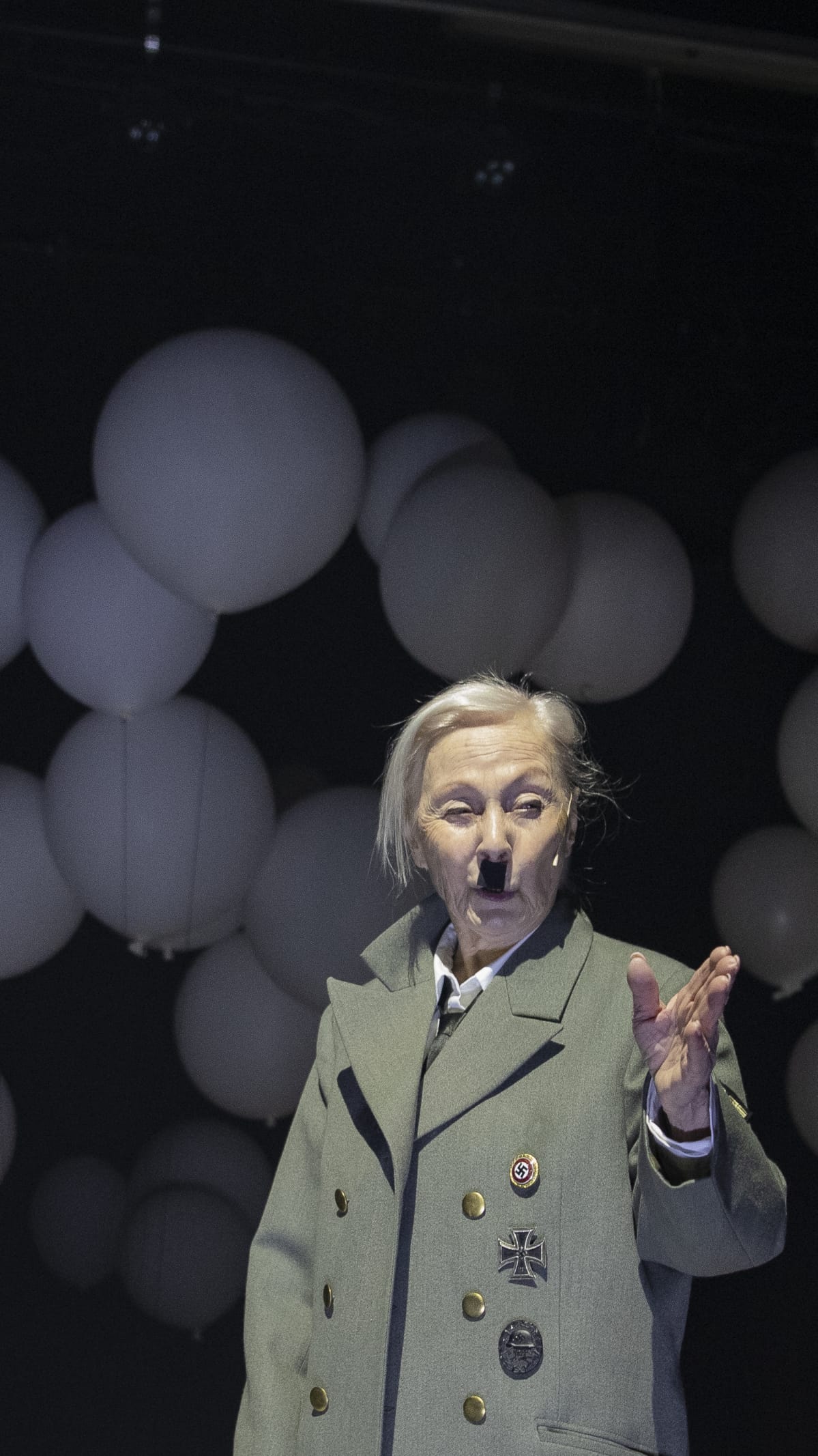 Seela Sella Hitler ja Blondi