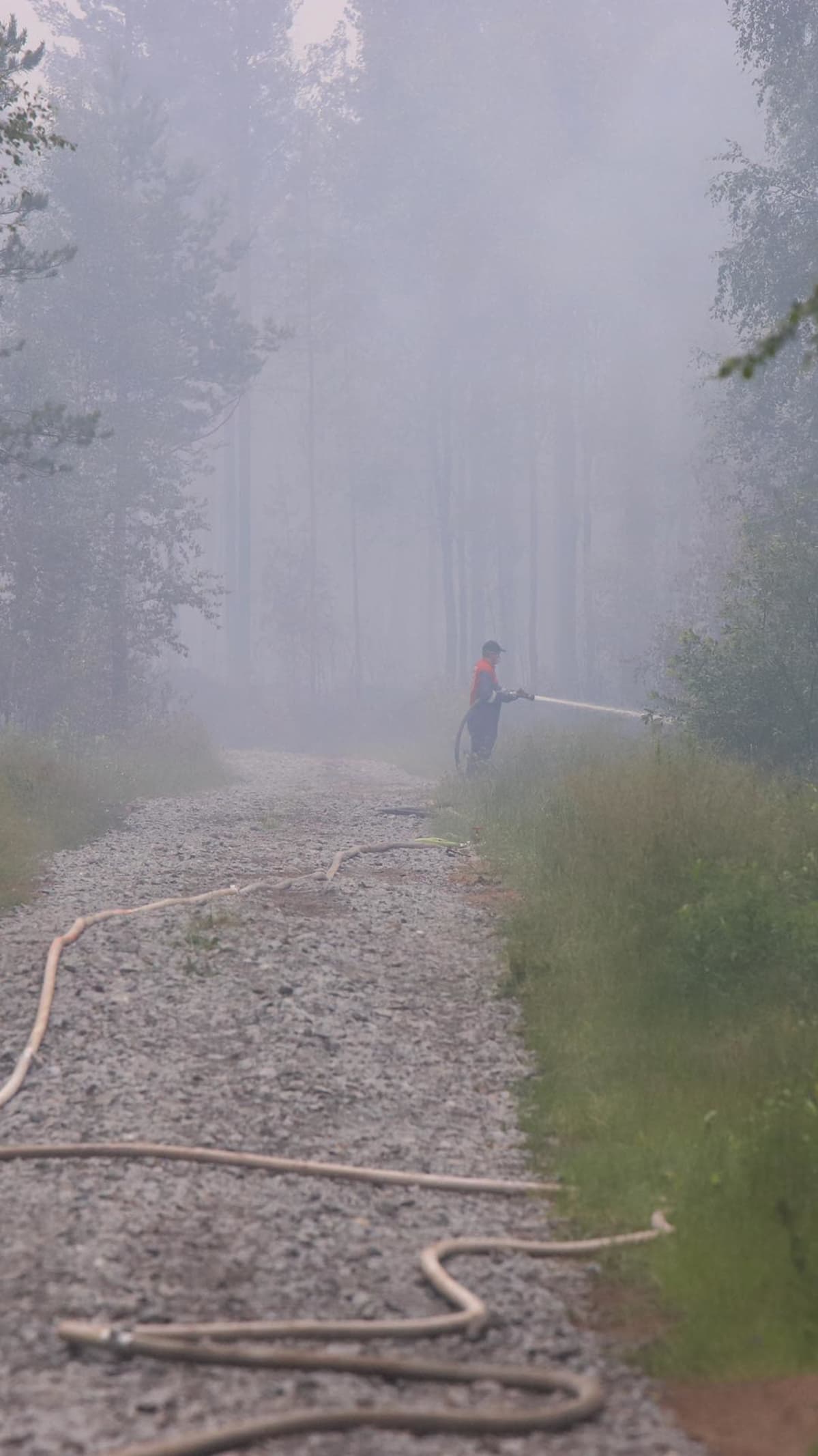Metsäpalon sammutusta Muhoksella.