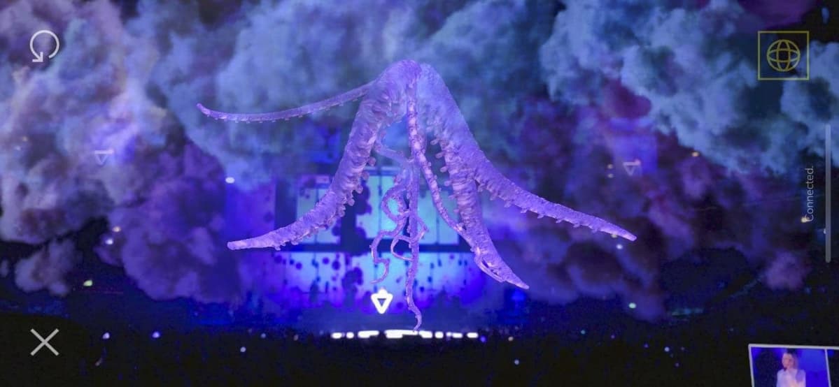Paula Vesalan konsertti Hartwall Areenalla, missä yleisöllä olimahdollisuud kokeilla Alternative reality-tekniikkaa puhelimillaan.