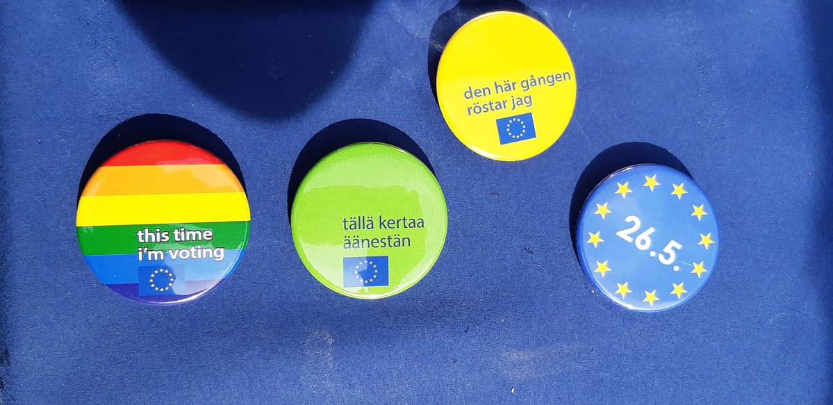 EU-vaalien rintanappeja
