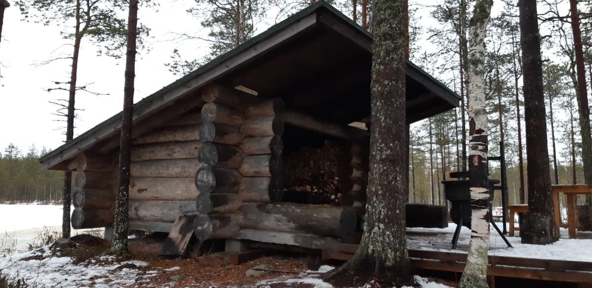 Laavu Paltasen suopolun varrella Pieksämäellä.