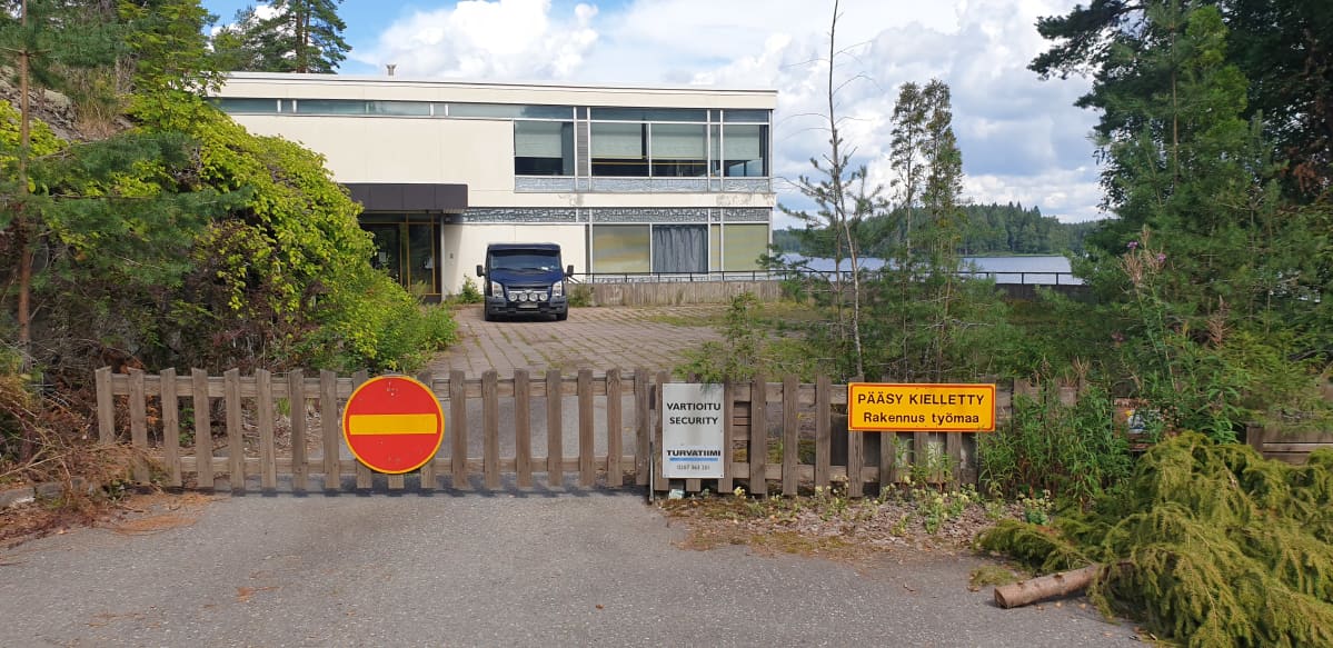 Hotelli Varsavuori Mikkelissä Saimaan rannalla.