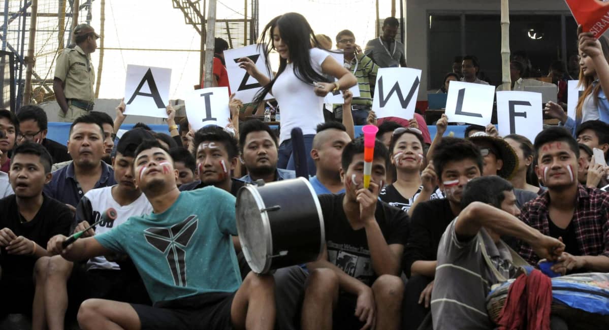 Aizawl FC:n kannattajia