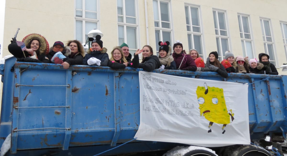 Torniolaisia abeja rekassa