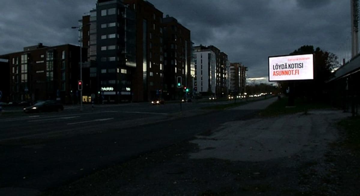 Valomainostaulu Ratinassa