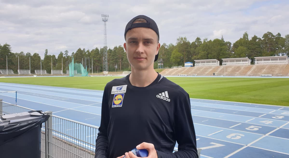 Simo Lipsanen Kimpisen urheilukentällä