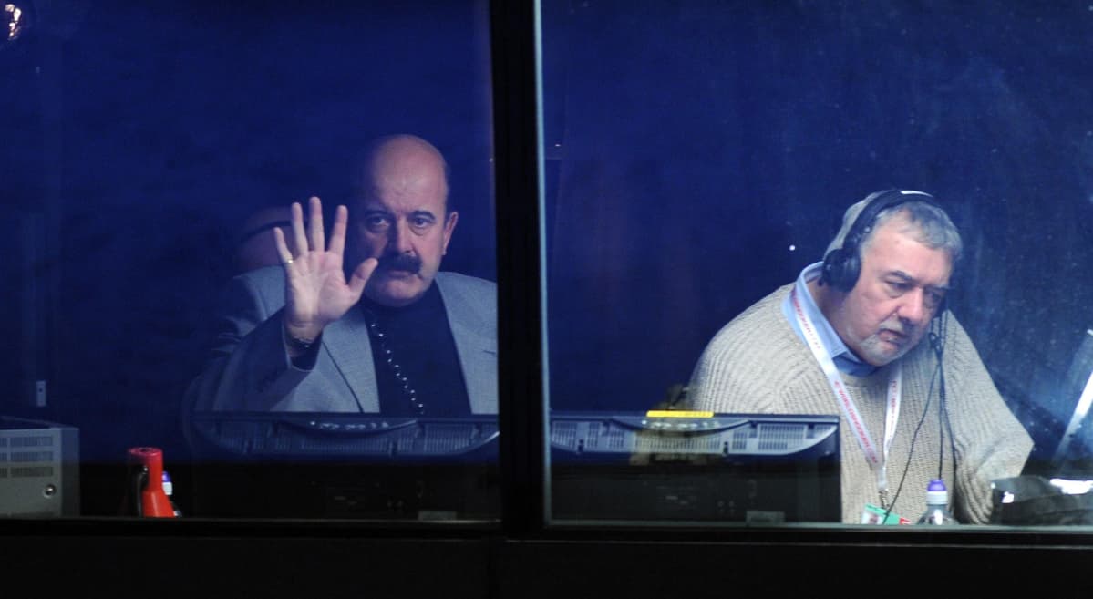 Willie Thorne ja John Virgo selostamassa BBC:n lähetystä Masters-turnauksessa vuonna 2010.