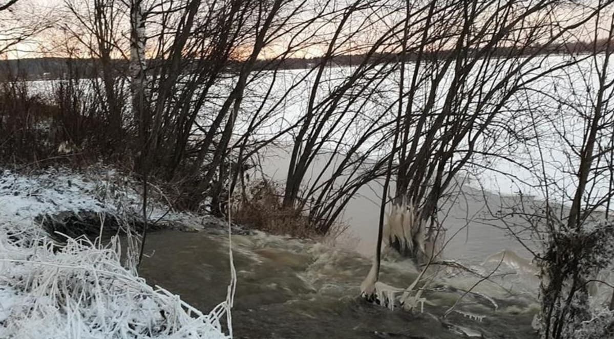 Jäteveden vuotokohta Kemijokirannassa 28. marraskuuta 2018