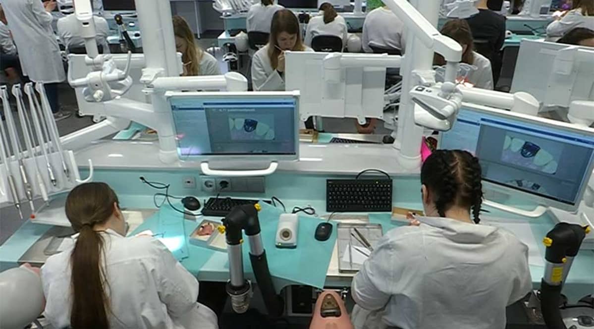Oulun yliopiston hammaslääketiteen koulutuslaboratorio, fantom-laboratorio