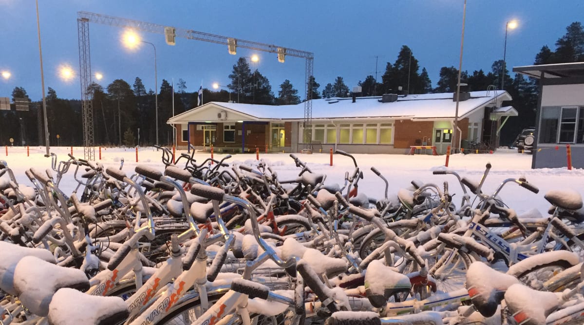 Raja-Jooseppi turvapaikanhakijoiden pyöriä joulukuussa 2015