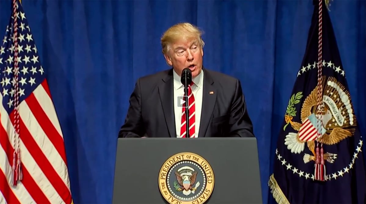 Trump pitää puhetta