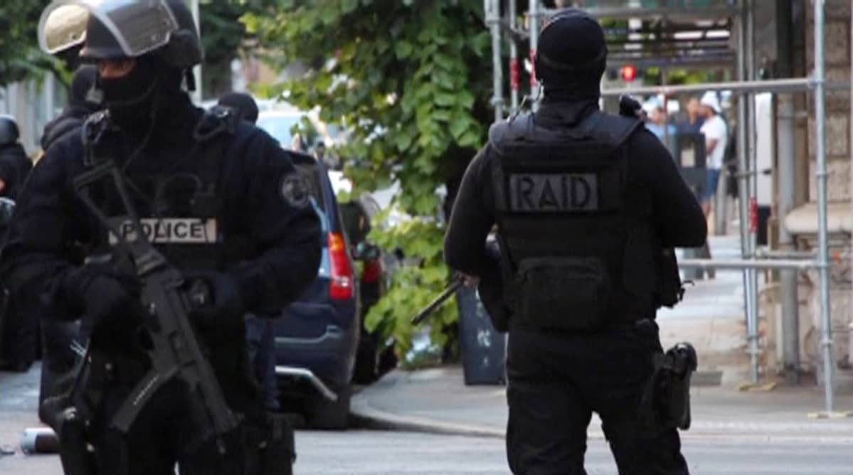 Poliiseja Nizzassa 16. heinäkuuta.