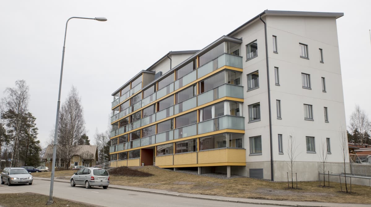 Järvenpääläinen kerrostalo ulkoa.
