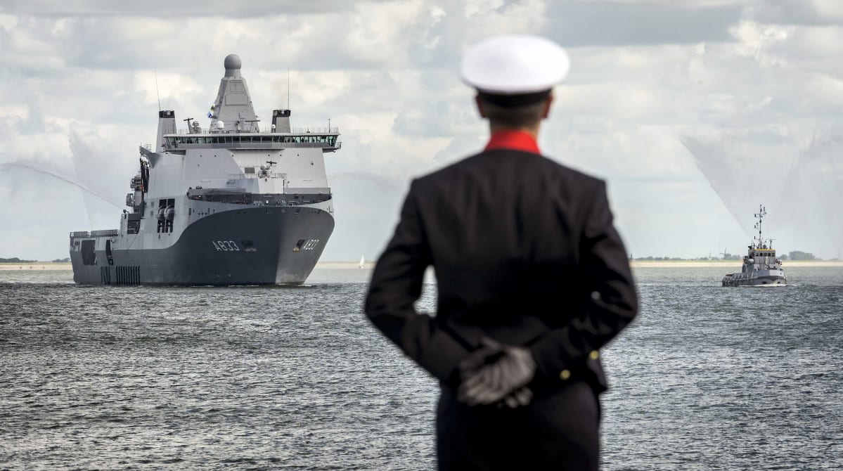 Hollannin laivasto otti vastaan uuden huoltoaluksensa Karel Doormanin heinäkuussa 2014 Den Helderin satamassa.