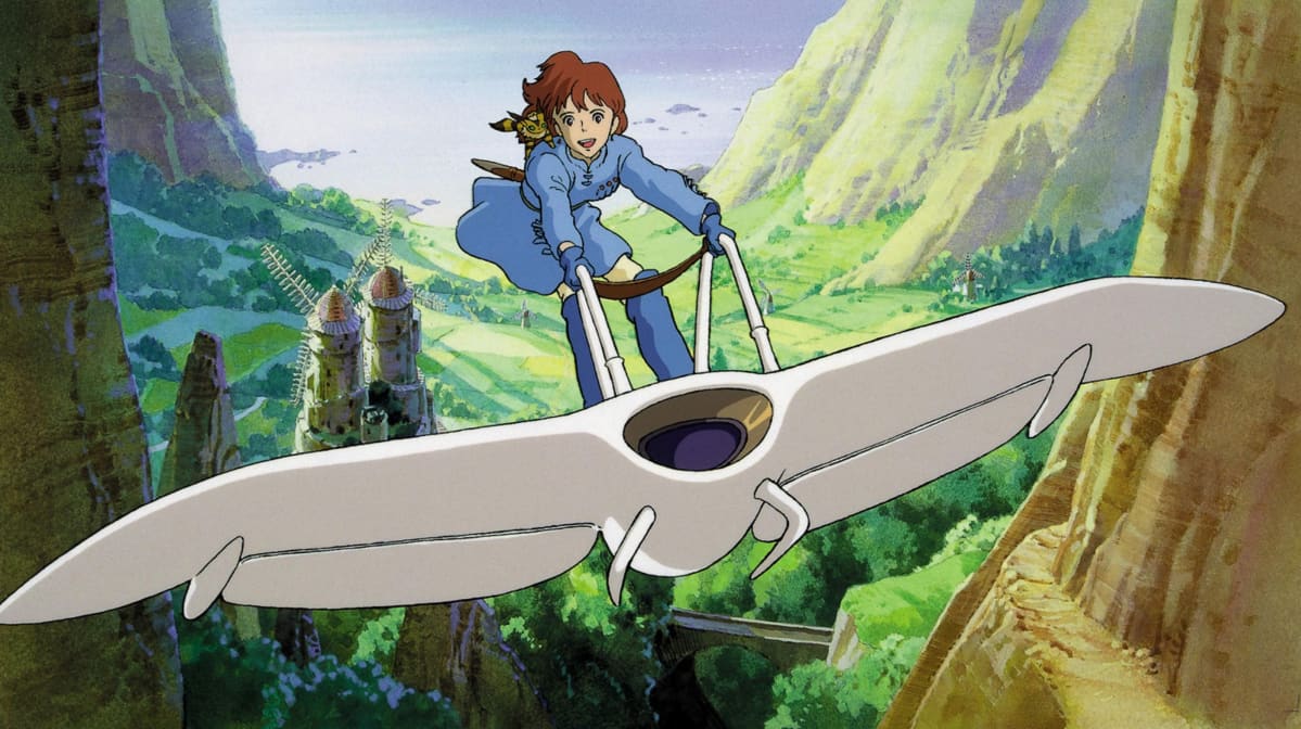Hayao Miyazakin elokuva Tuulen laakson Nausicaä. Elokuvan päähenkilö lentää kevyellä ilma-aluksella.