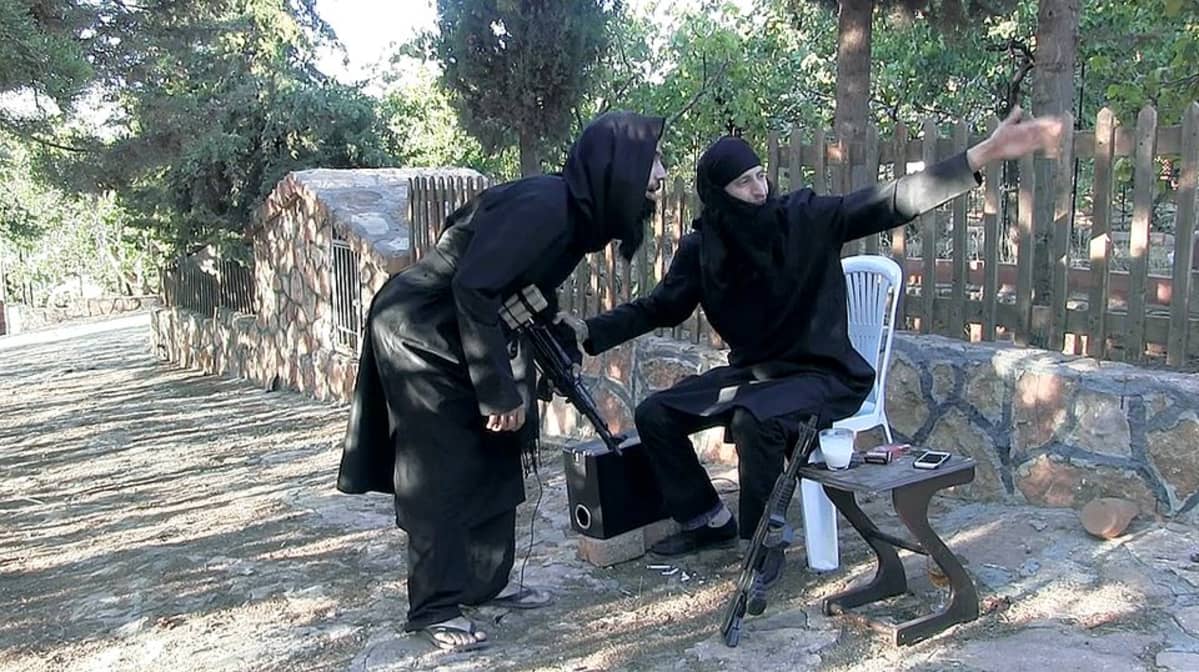 Syyrialaisen Daya al-Taseh -satiiriryhmän Prince-videossa irvaillaan Isisin johtajalle.