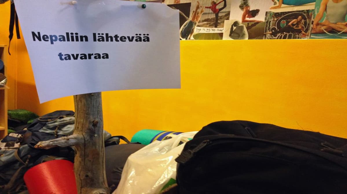 Nepaliin lähteviä lahjoitettuja retkivarusteita