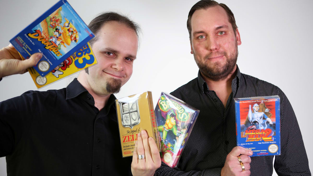 Retropelien harrastajat esittelevät suosikkipelejään.