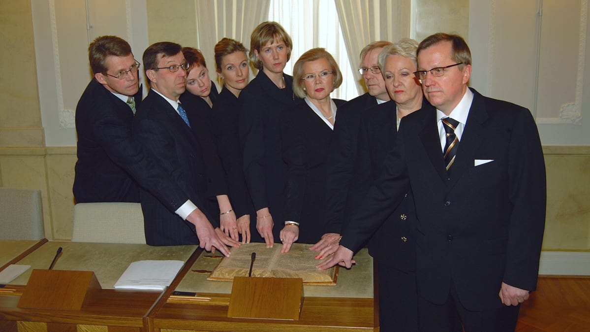 Anneli Jäätteenmäen hallituksen virkaanastuminen.